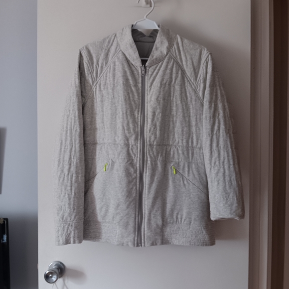 LULULEMON Grey Reversible THE BOMB Quilted Bomber Jacket 12 - Picture 10 of 11